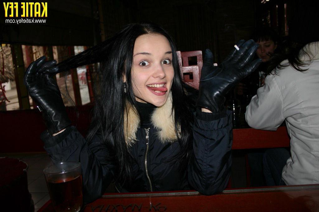 15P Busty teen model's day out