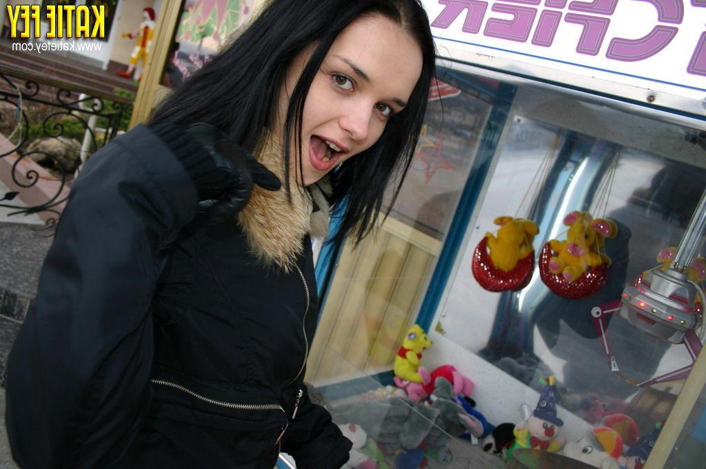 15P Busty teen model's day out