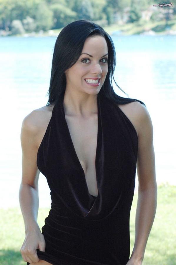 16P Brunette Heather Tucker showing off her sexy body outdoor