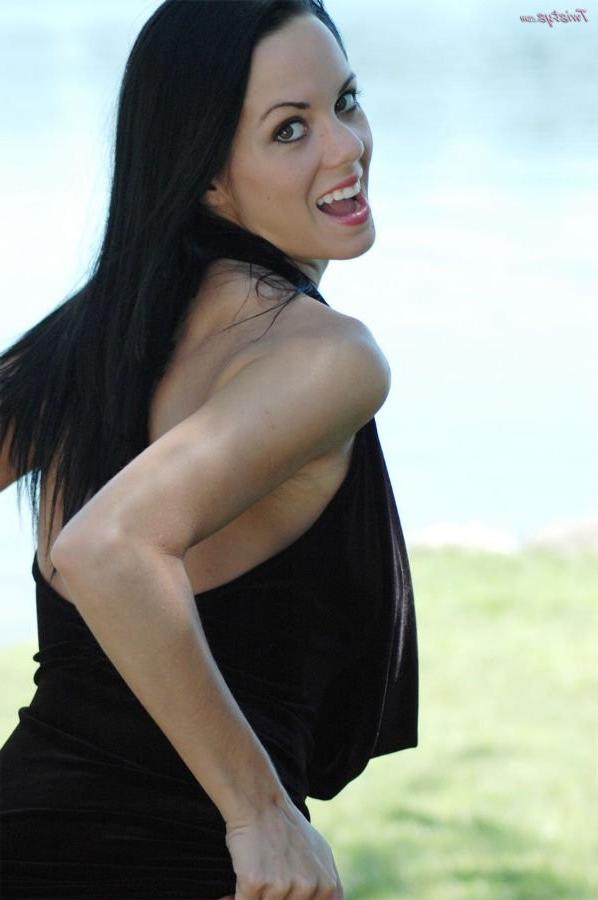 16P Brunette Heather Tucker showing off her sexy body outdoor