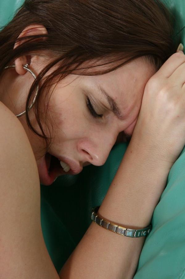 16P Drunk girl masturbates with her panties