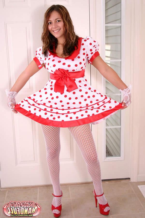 16P Busty brunette little miss muffet teen