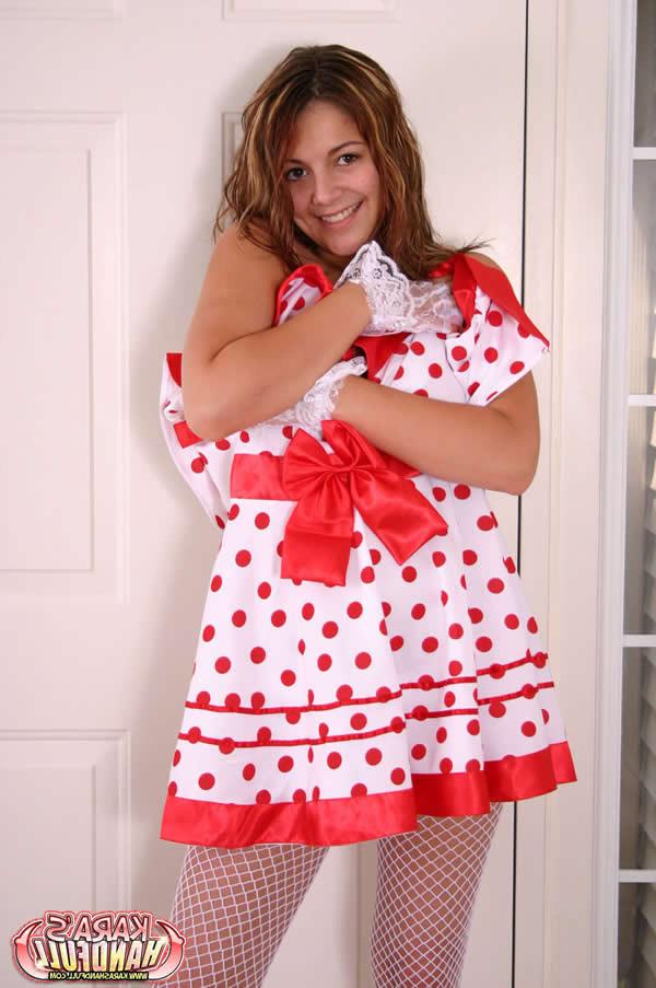 16P Busty brunette little miss muffet teen