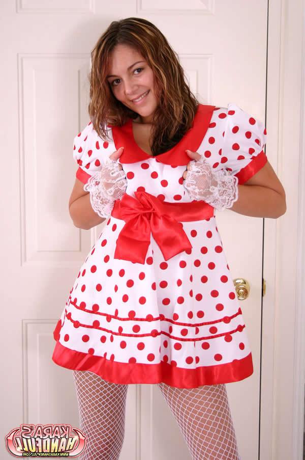 16P Busty brunette little miss muffet teen