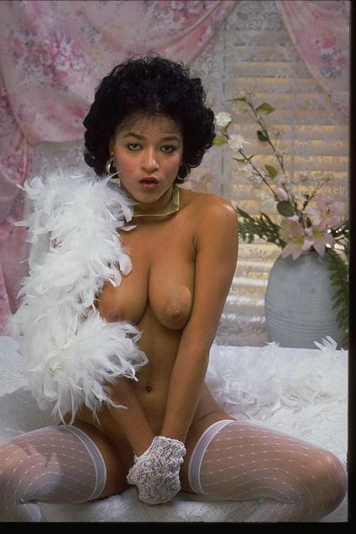 15P Perky Titted Milf In White Lingerie Spreads Goods