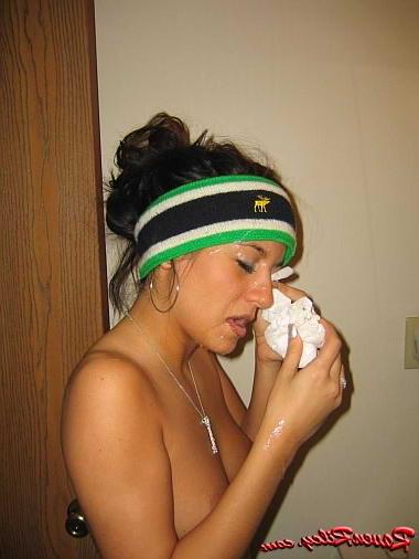 20P Brunette spreads and gets goo face