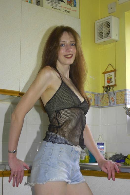 16P Dirty Dildo Housewife Wanking Off Her Tight Pussy