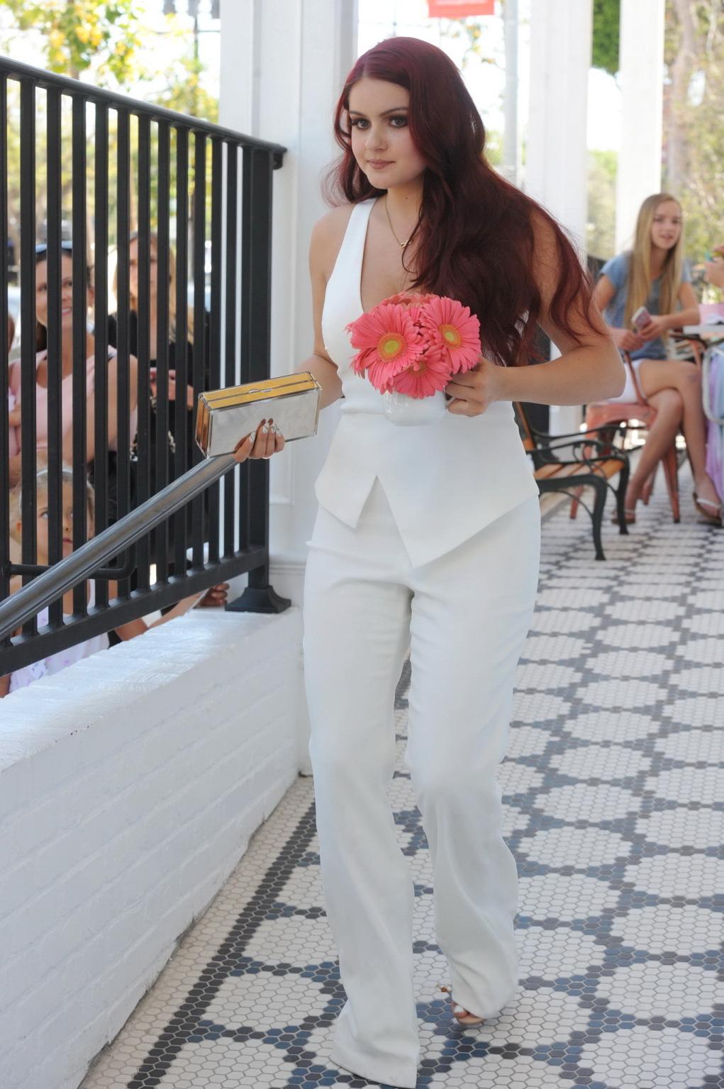 16P Ariel Winter erupting from her skimpy white outfit