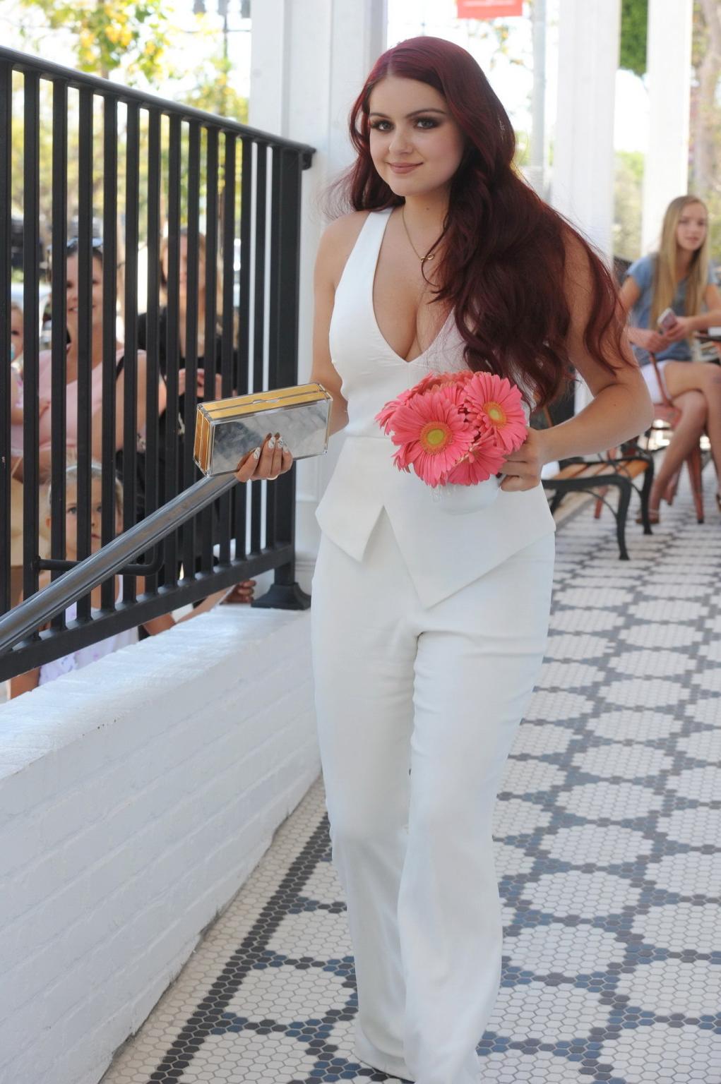 16P Ariel Winter erupting from her skimpy white outfit