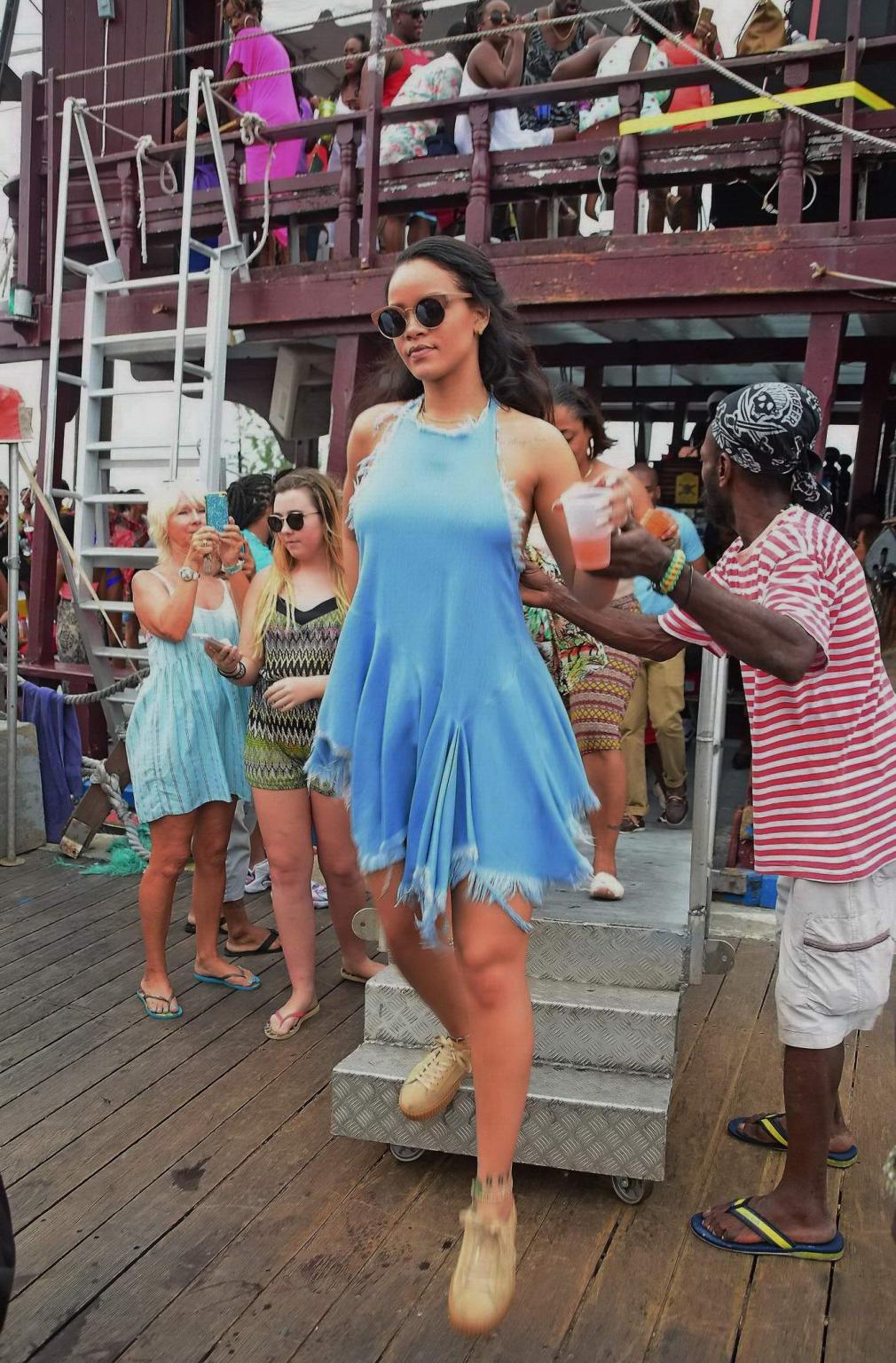 16P Rihanna showing sideboob and pokies in tiny blue dress