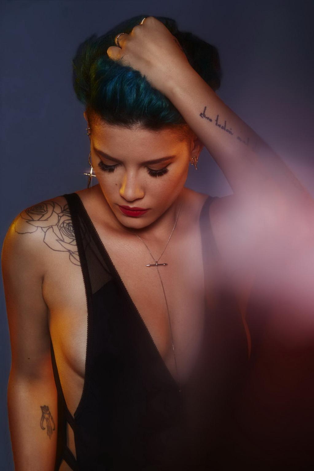 16P Busty Halsey posing in tiny swimsuit and lingerie