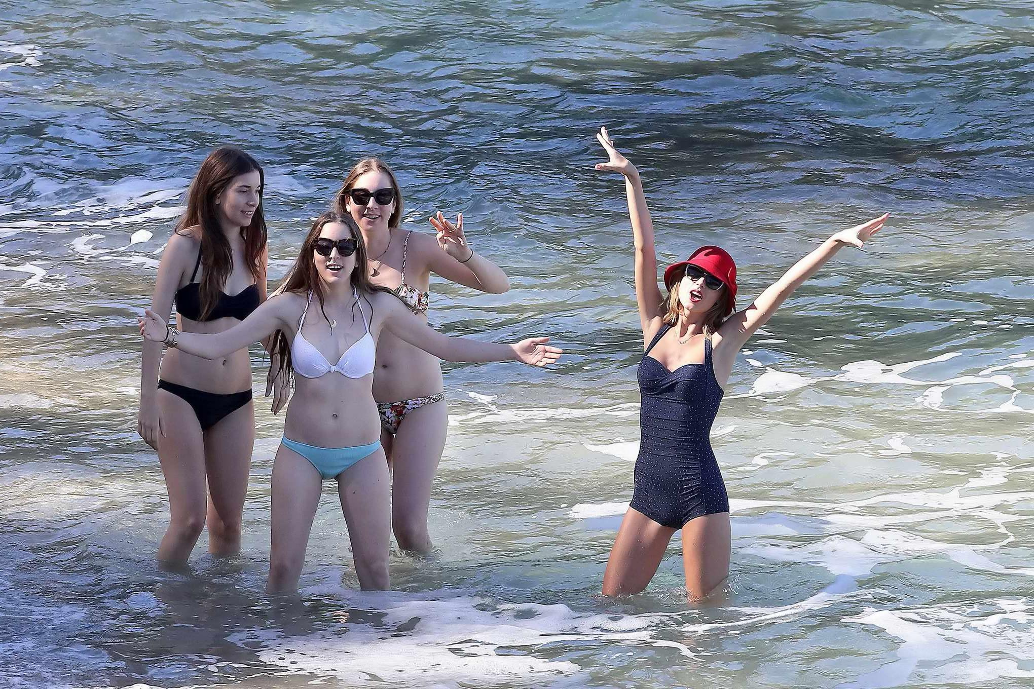 16P Taylor Swift looks hot in retro polka dot swimsuit at the beach in Maui