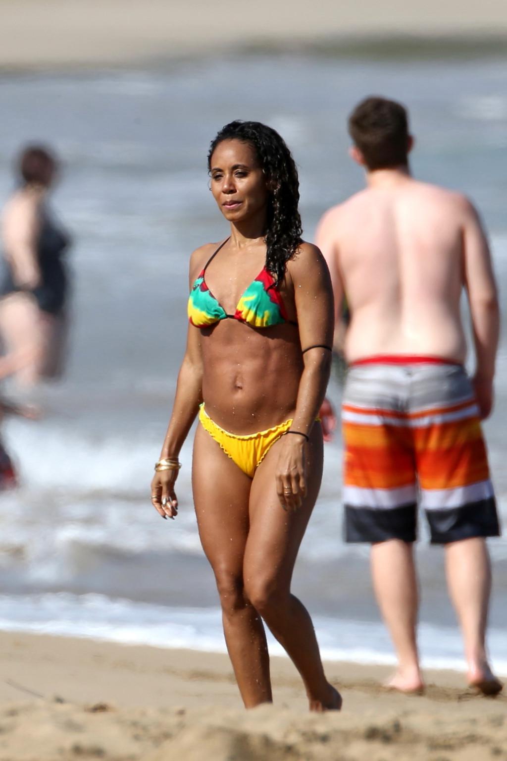 16P Jada Pinkett Smith shows off her booty wearing bikini on a Hawaiian beach