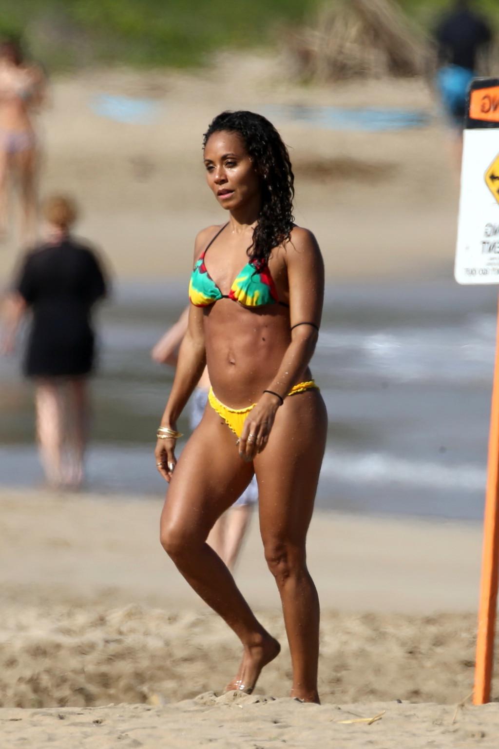 16P Jada Pinkett Smith shows off her booty wearing bikini on a Hawaiian beach