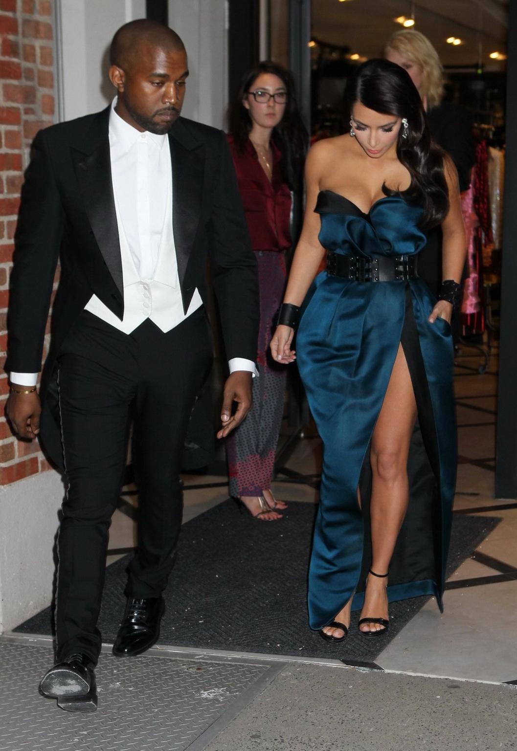 16P Kim Kardashian cleavy and leggy flashing her panties while leaving MET Costume I