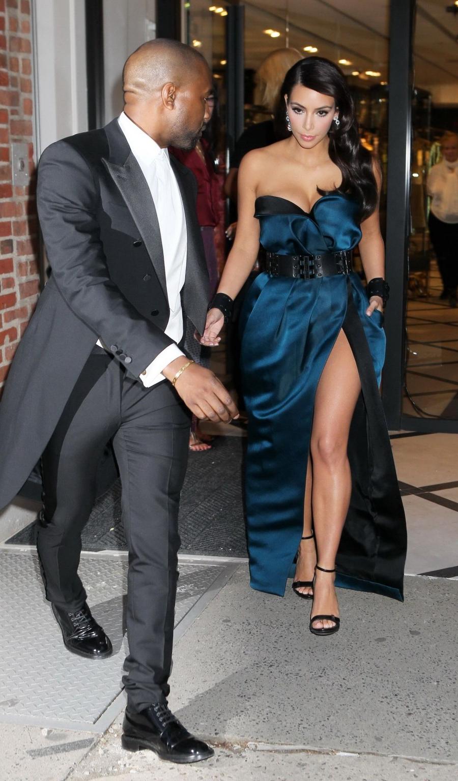 16P Kim Kardashian cleavy and leggy flashing her panties while leaving MET Costume I
