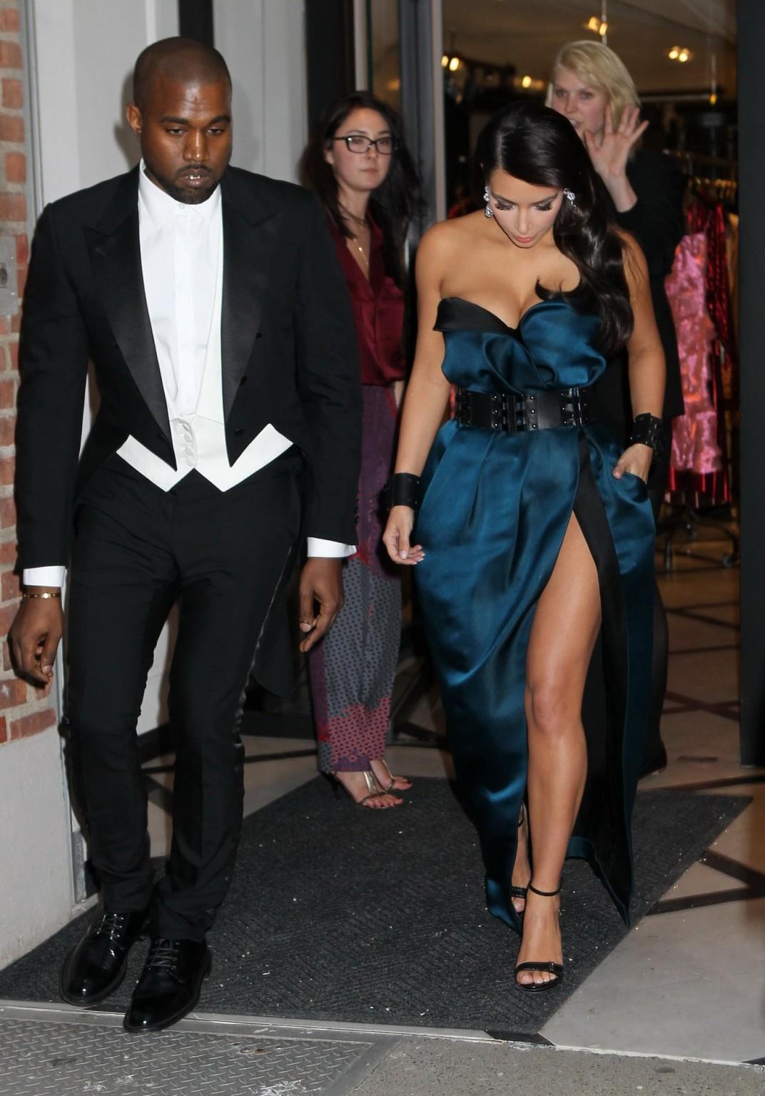 16P Kim Kardashian cleavy and leggy flashing her panties while leaving MET Costume I