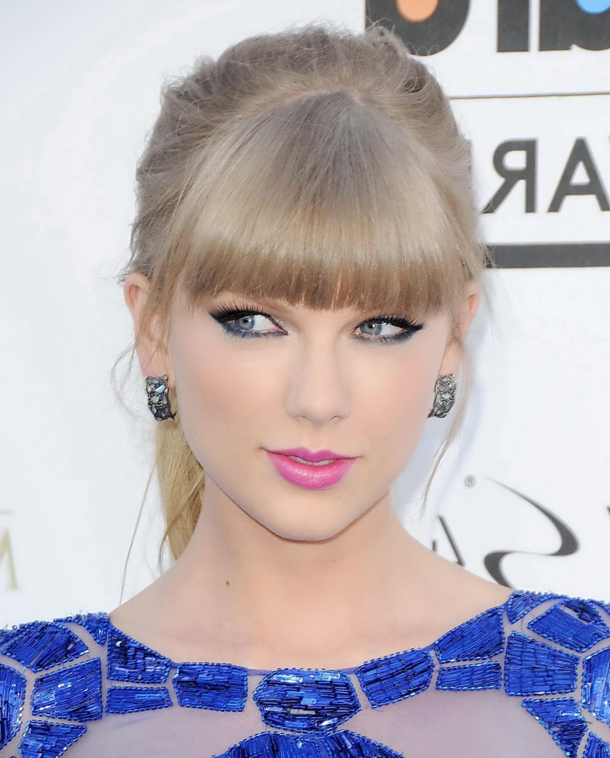 16P Taylor Swift leggy wearing blue partially see-through mini dress at 2013 Billboa