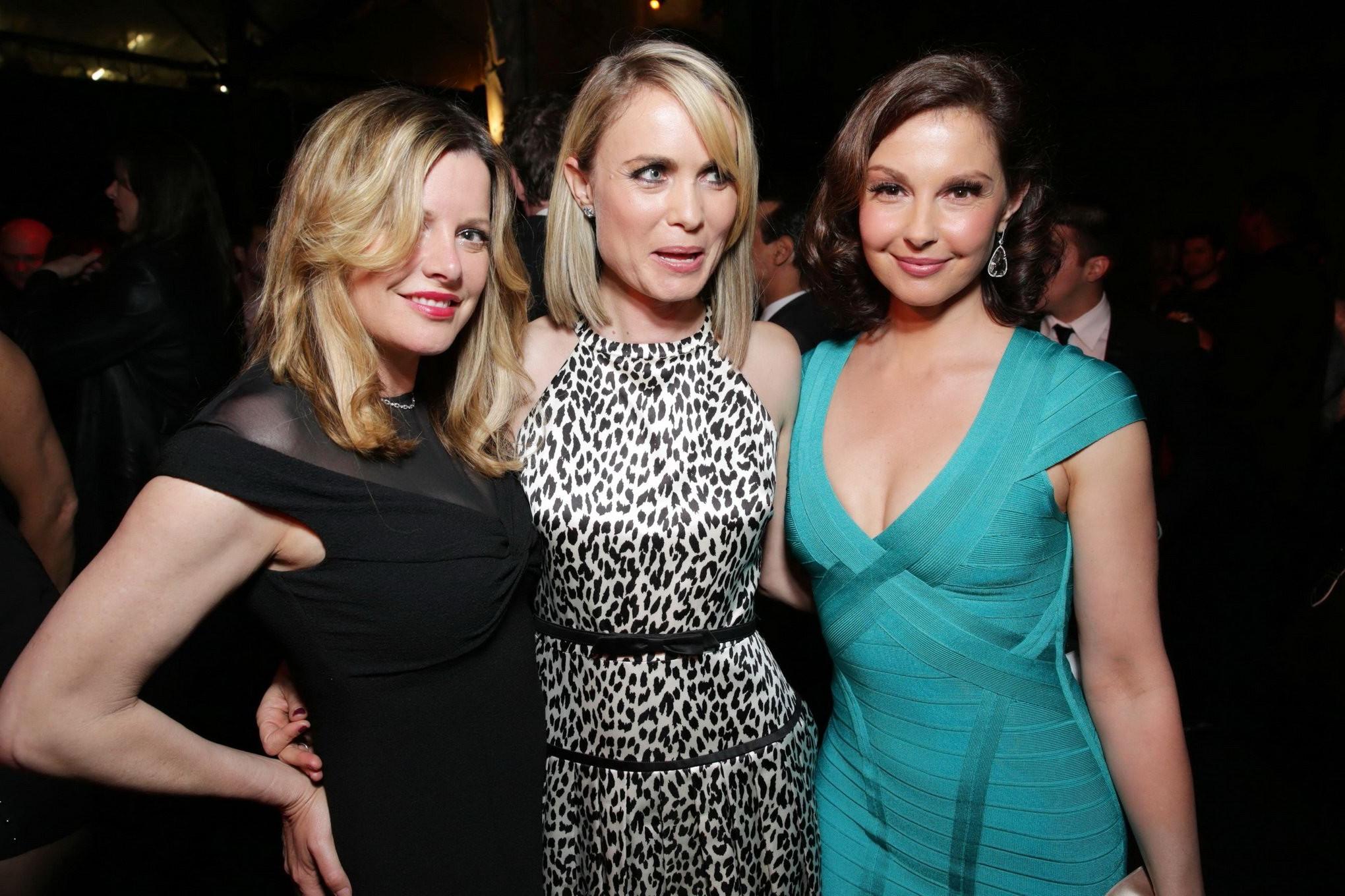 16P Ashley Judd showing huge cleavage in a short blue dress at the Olympus Has Falle