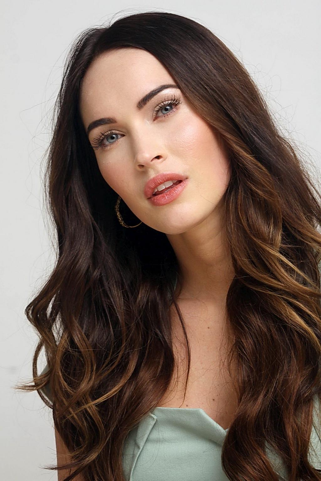 10P Megan Fox showing her hot body in short light blue dress at This Is 40 photoshoo