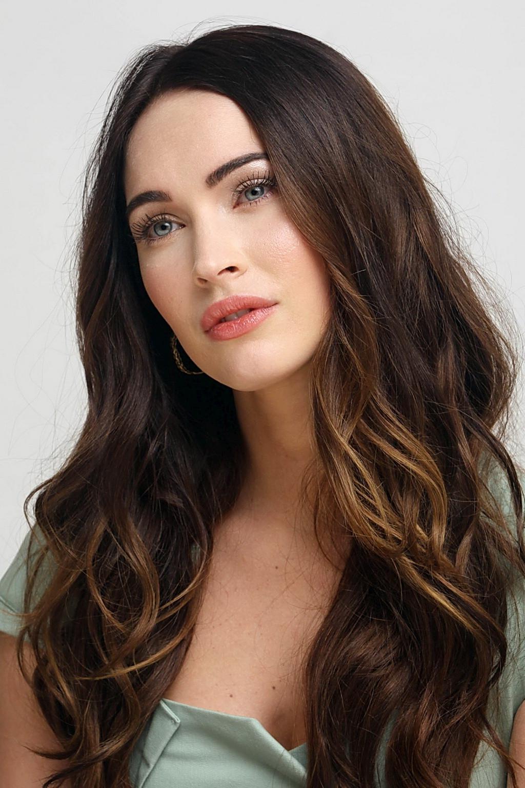 10P Megan Fox showing her hot body in short light blue dress at This Is 40 photoshoo