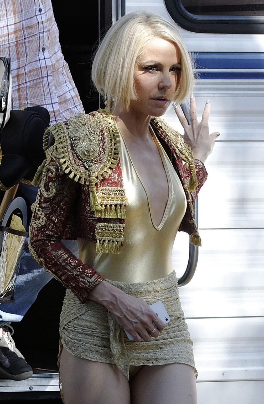 10P Mary-Louise Parker leggy  nippy wearing a golden swimsuit on 'Parental Guidance 