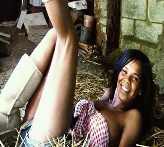 16P Charley Uchea body shows her tits and ass