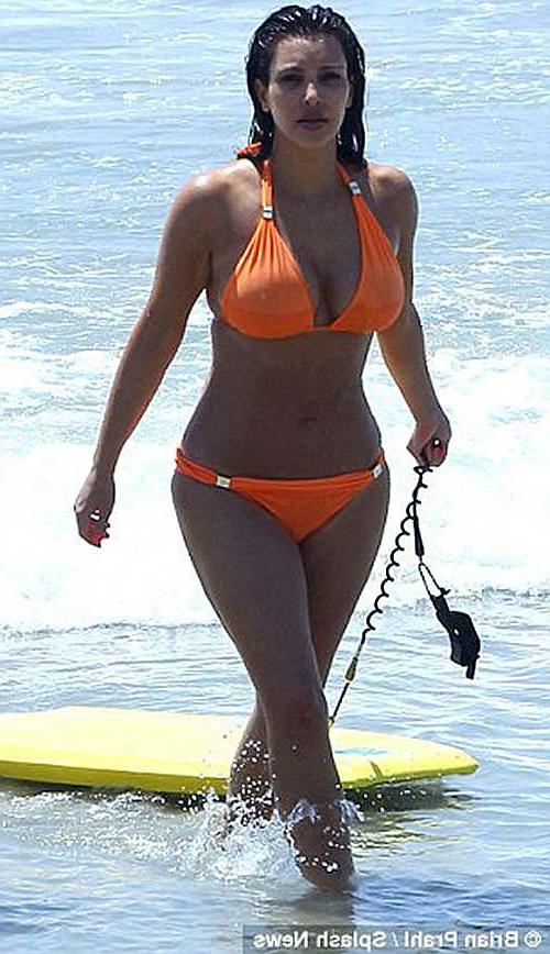 16P Kim Kardashian exposing sexy ass and huge boobs in blue bikini