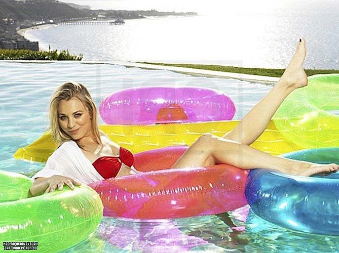 16P Kaley Cuoco exposing sexy body and hard nipples in see thru