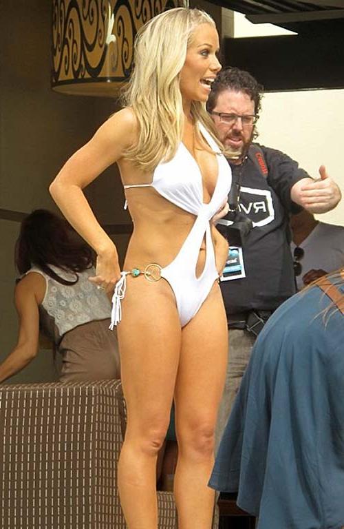 16P Kendra Wilkinson exposing sexy body and huge boobs in swimsuit