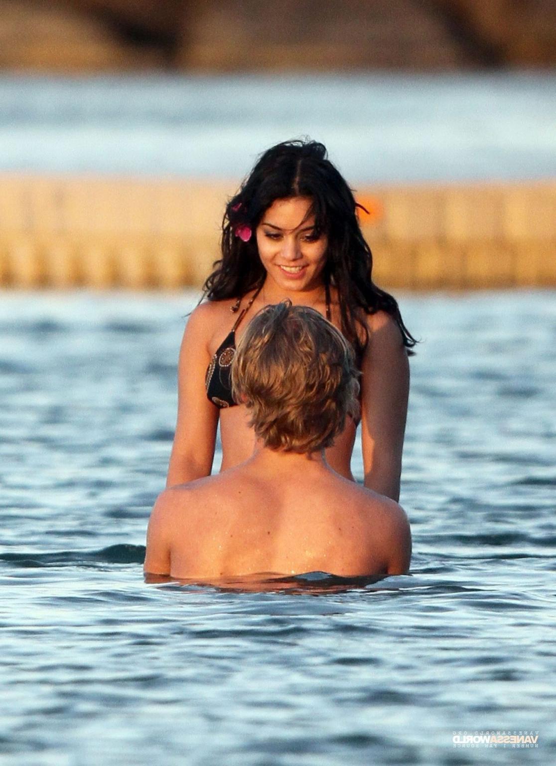 16P Vanessa Hudgens wearing sexy bikini on a Hawaiian beach