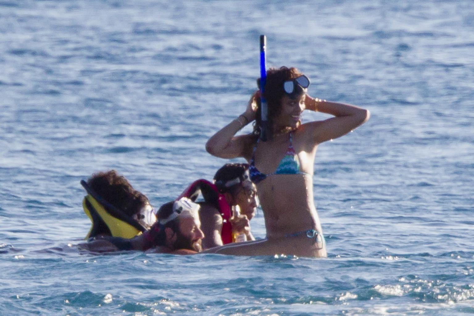 16P Rihanna in bikini showing ass  snorkeling near a Hawaiian beach