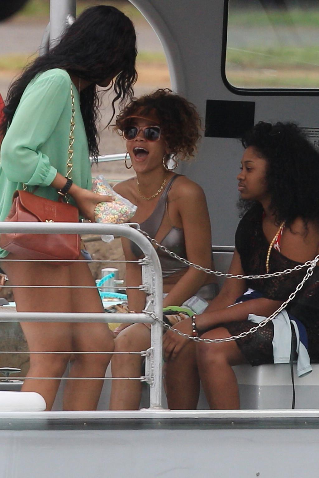 16P Rihanna wearing sexy swimsuit on a yacht in Hawaii