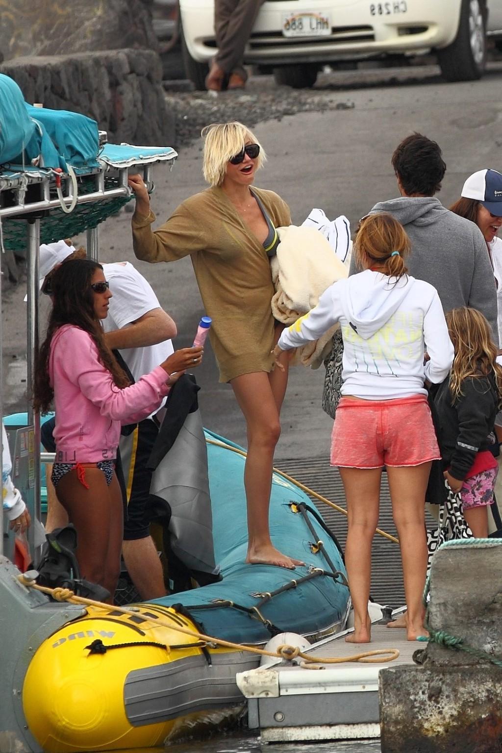16P Cameron Diaz wearing skimpy bikini on a Hawaiian beach