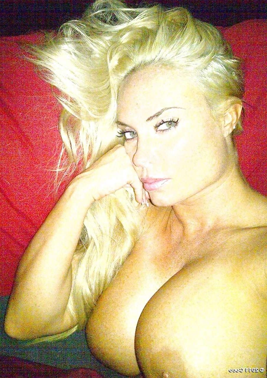 16P Nicole Austin for Helloween party in costume and showing tits and ass
