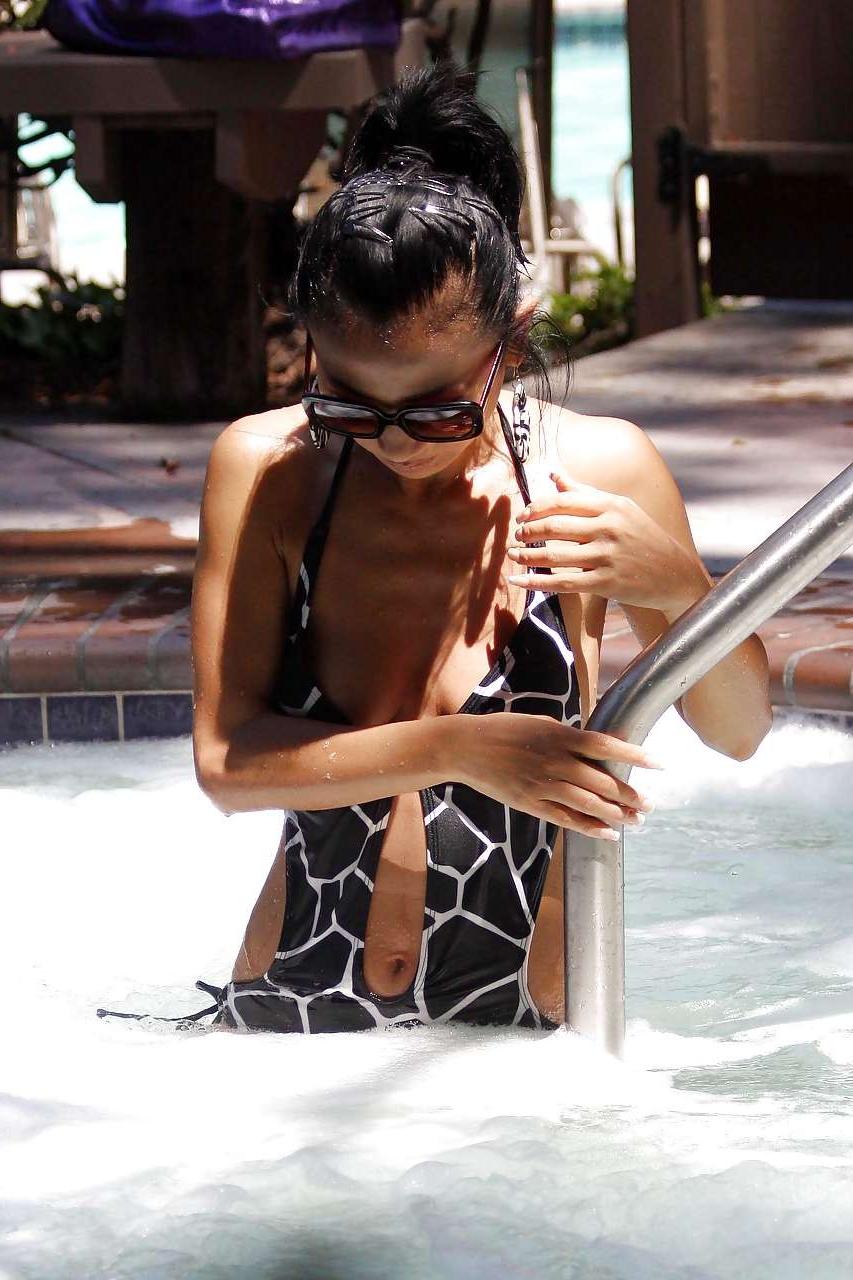 16P Bai Ling lesbian kiss in public and sexy posing in swimsuit paparazzi pictures