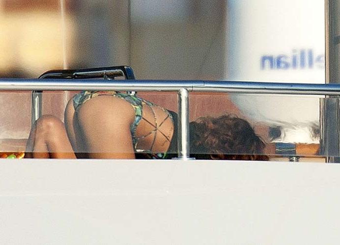 16P Rihanna exposing her sexy body and hot ass in blue bikini on yacht