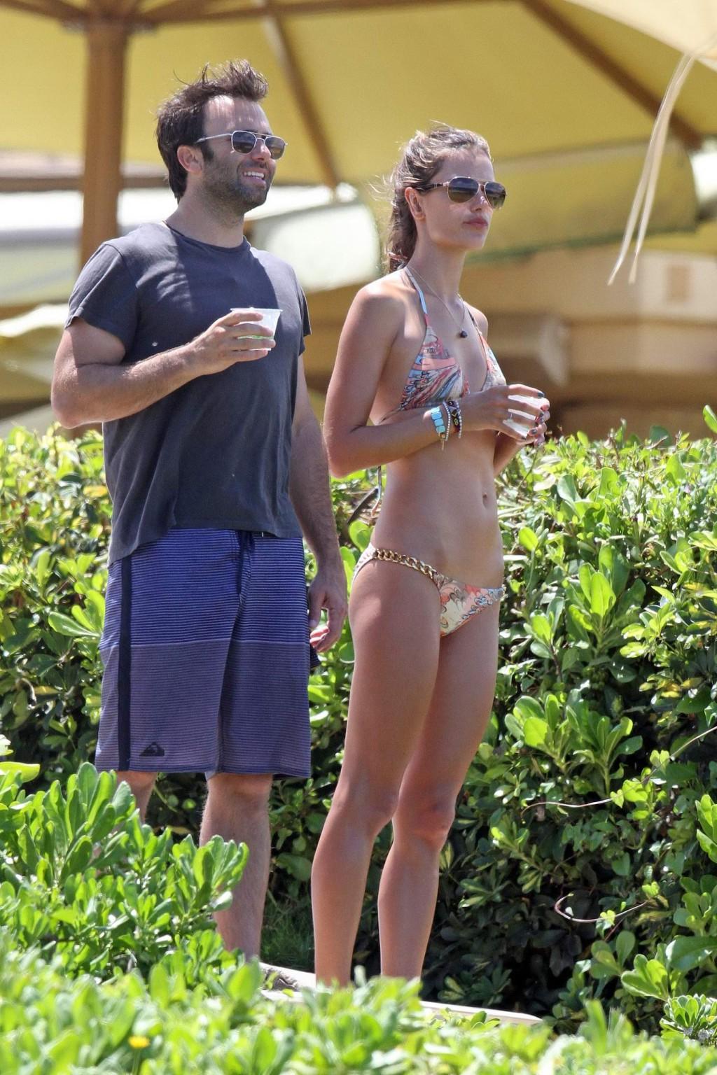 16P Alessandra Ambrosio wearing bikini on a Hawaiian beach