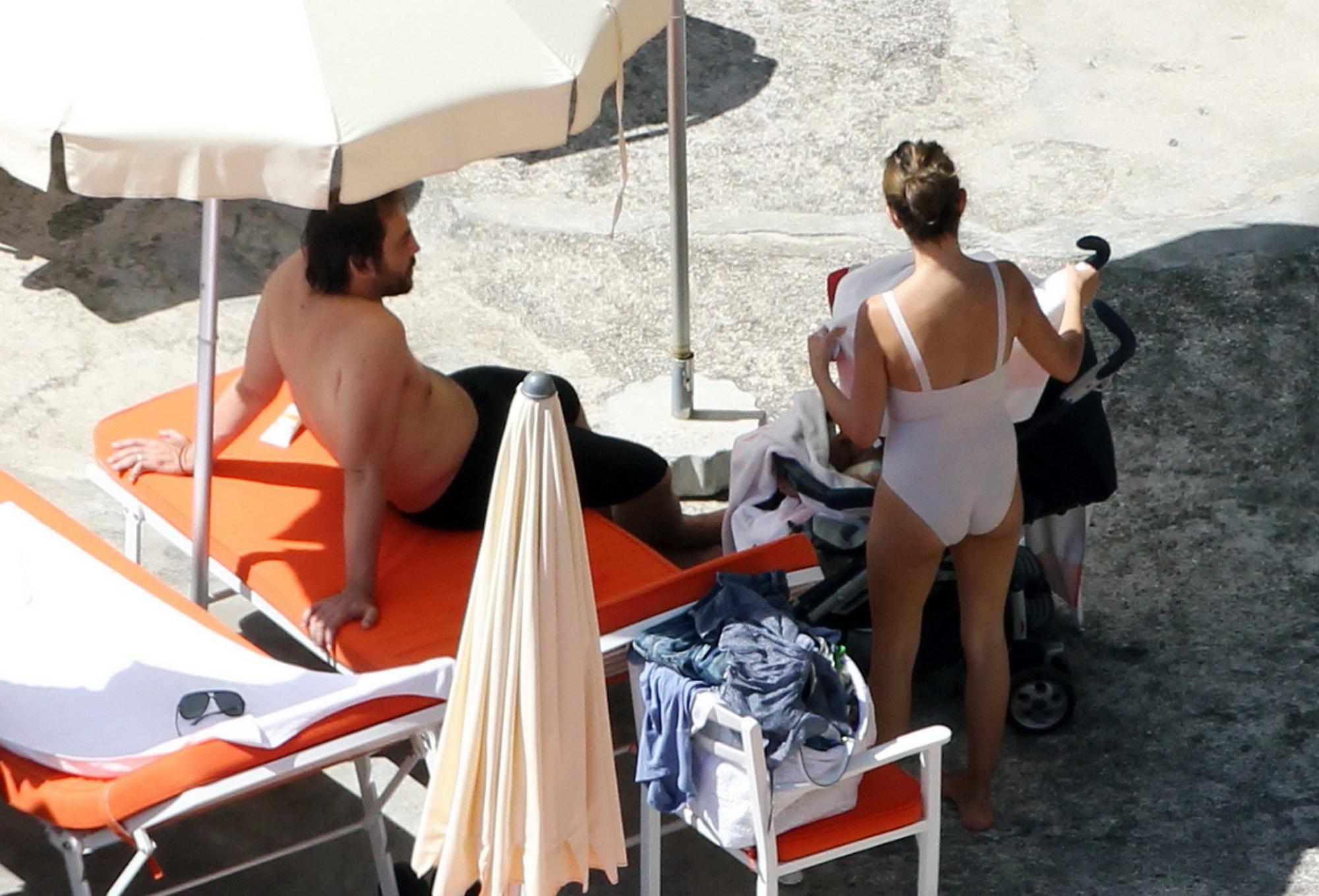 16P Penelope Cruz shows off her curvy body wearing sexy white swimsuit