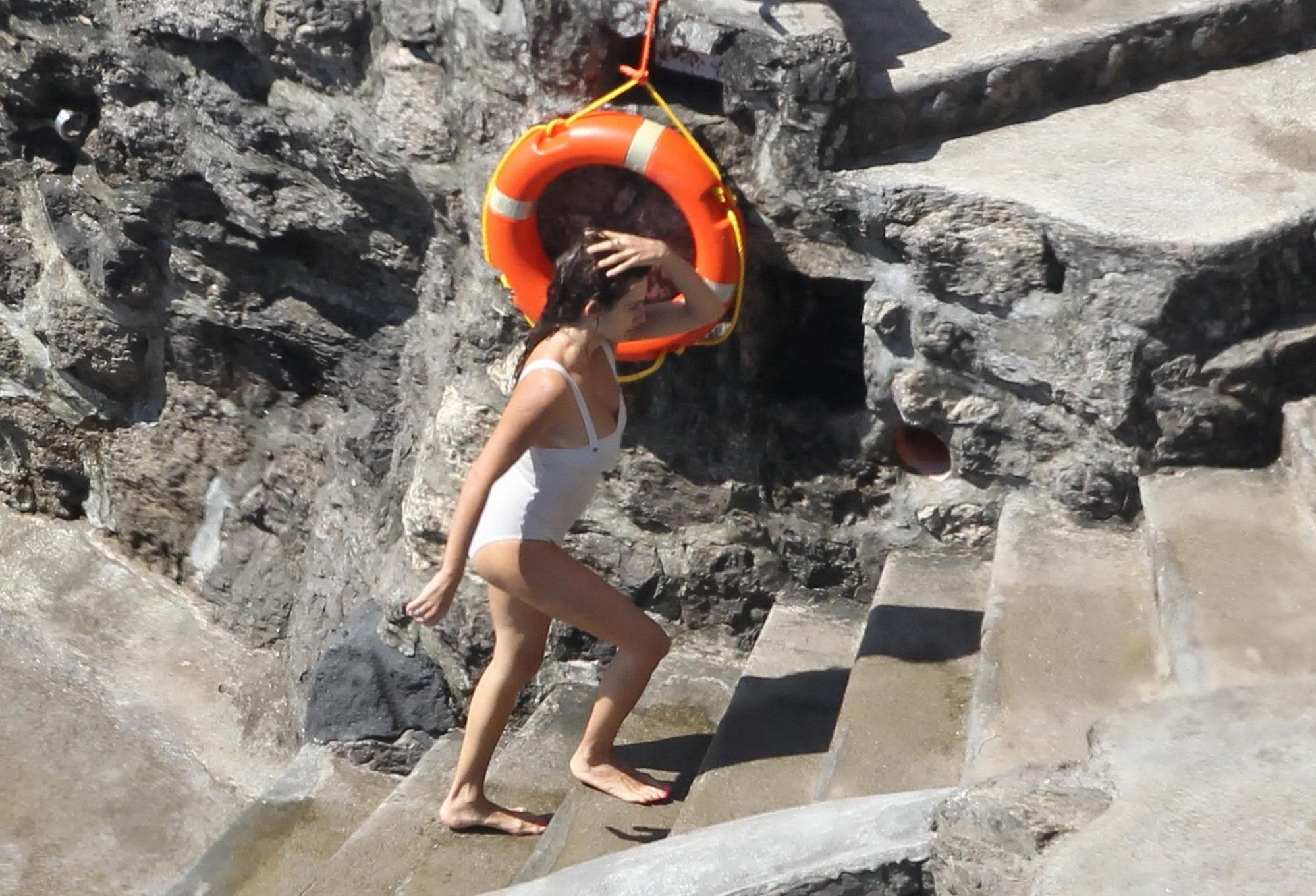 16P Penelope Cruz shows off her curvy body wearing sexy white swimsuit