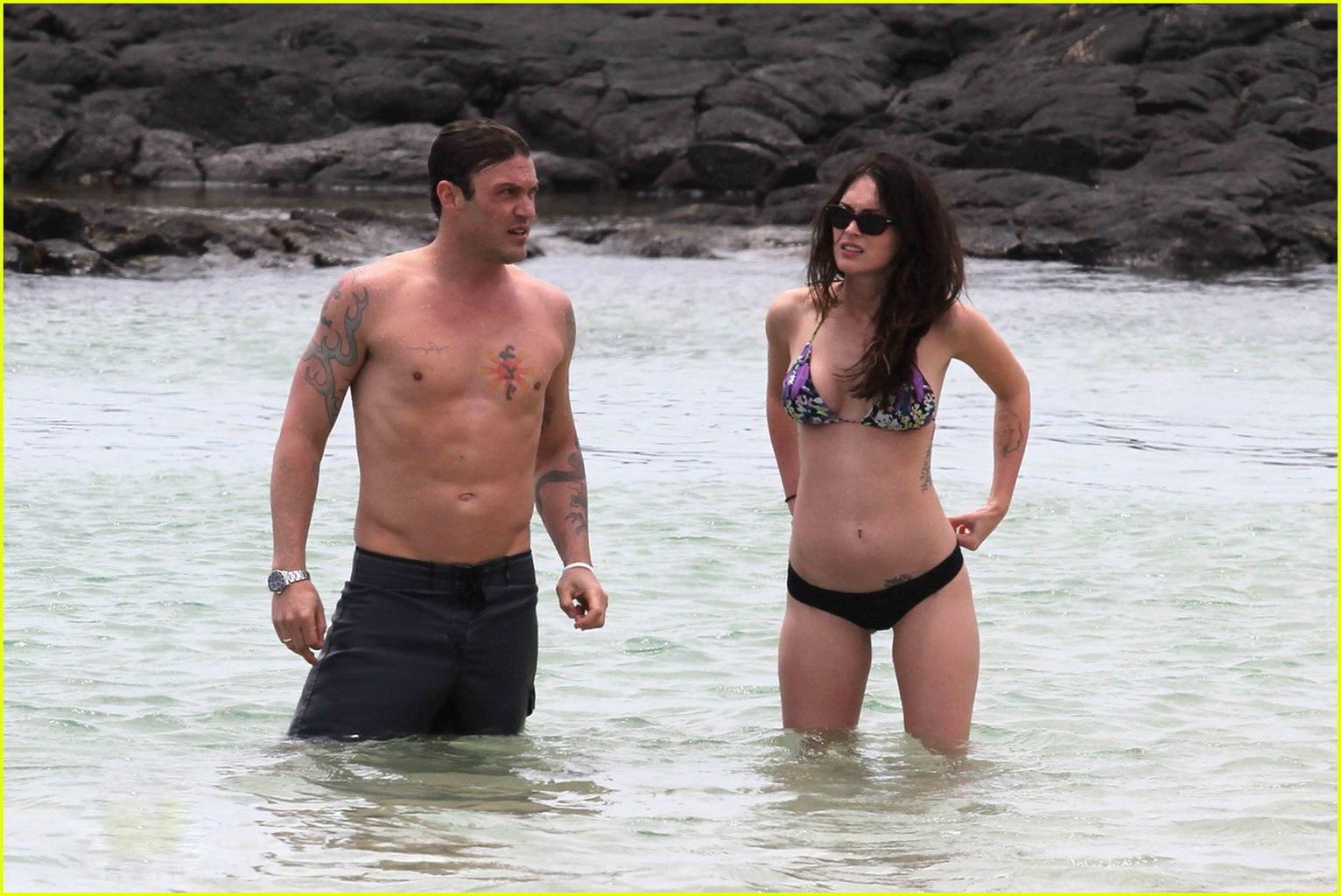 16P Megan Fox showing off her bikini body on a Hawaiian beach