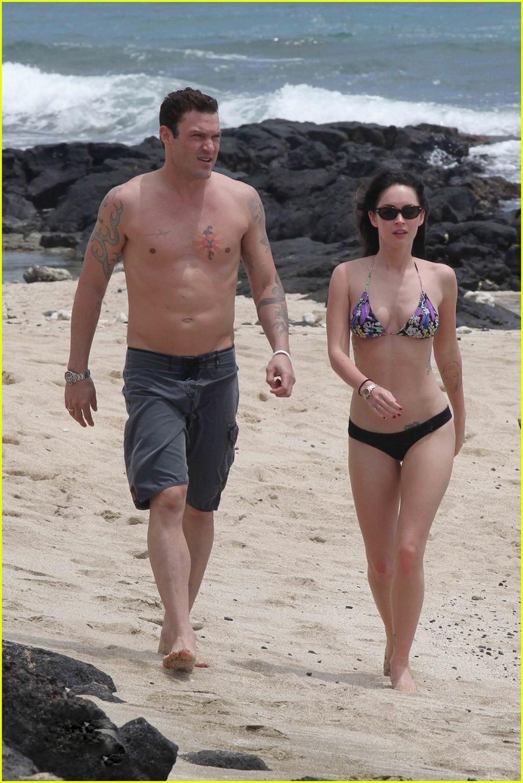 16P Megan Fox showing off her bikini body on a Hawaiian beach