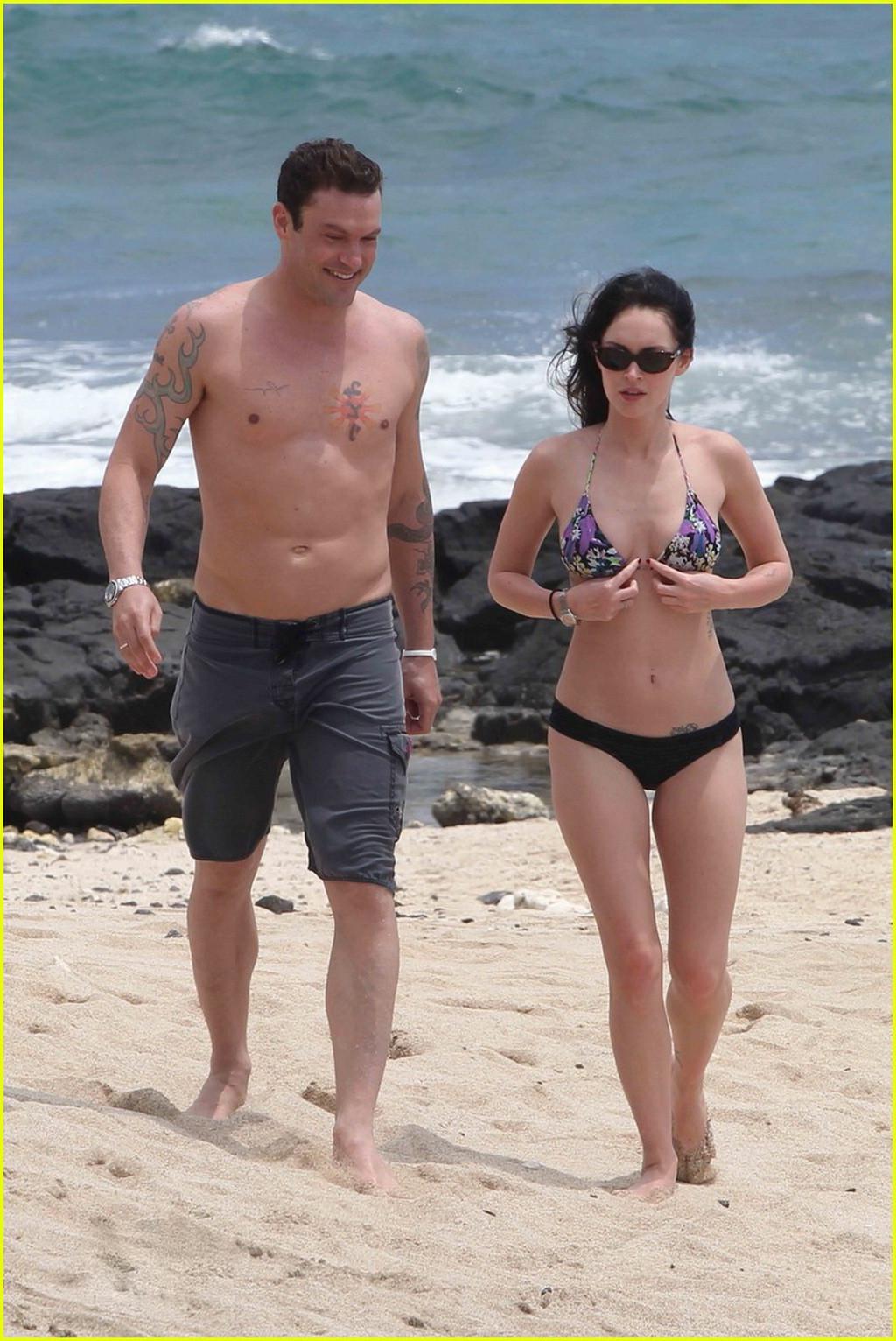 16P Megan Fox showing off her bikini body on a Hawaiian beach