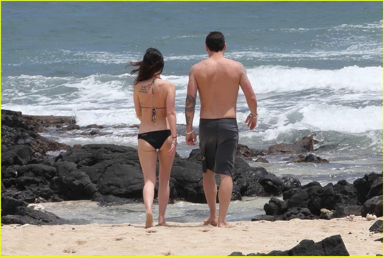 16P Megan Fox showing off her bikini body on a Hawaiian beach