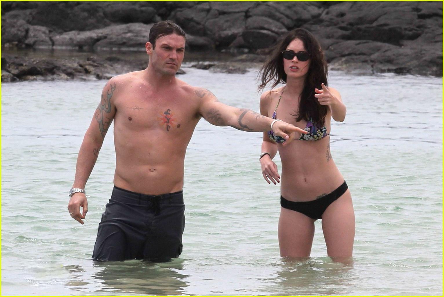 16P Megan Fox showing off her bikini body on a Hawaiian beach