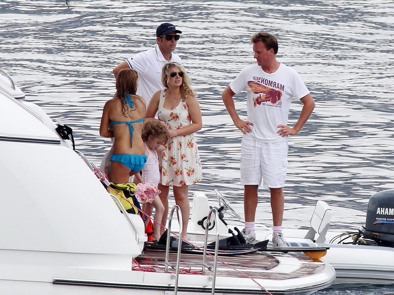 16P Busty Geri Halliwell caught topless on a Boat in St. Tropez