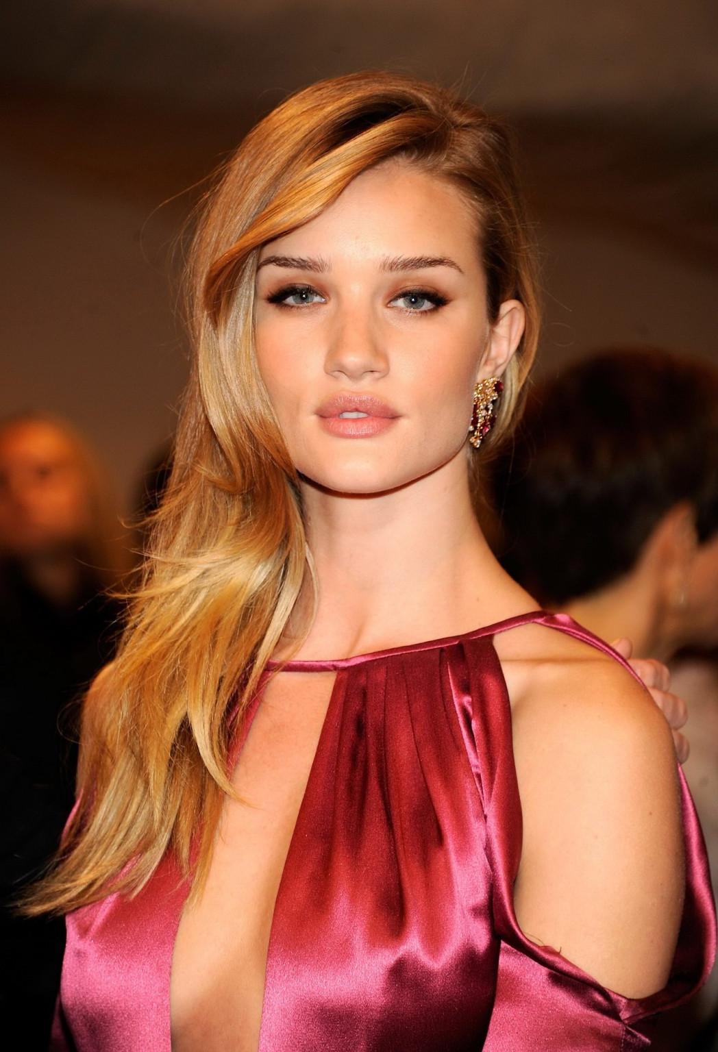 16P Rosie Huntington-Whiteley upskirt  side-boob at the Costume Institute Gala in NY