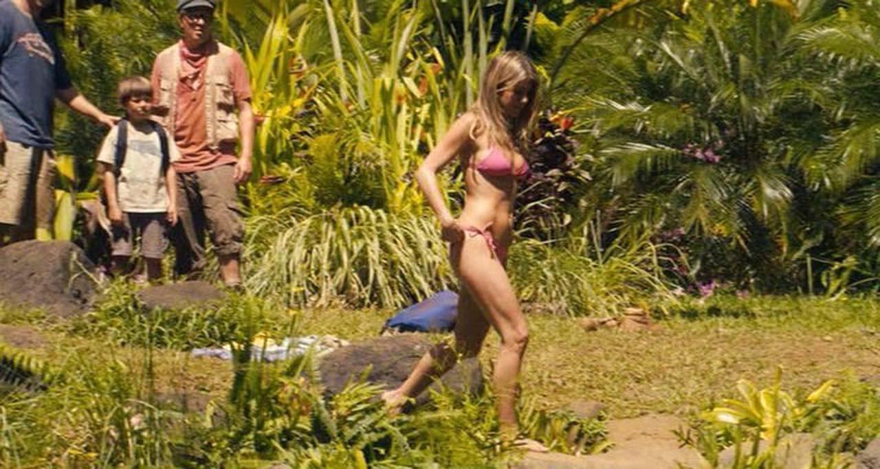 14P Jennifer Aniston exposing sexy body and hard nipples in see thru bikini