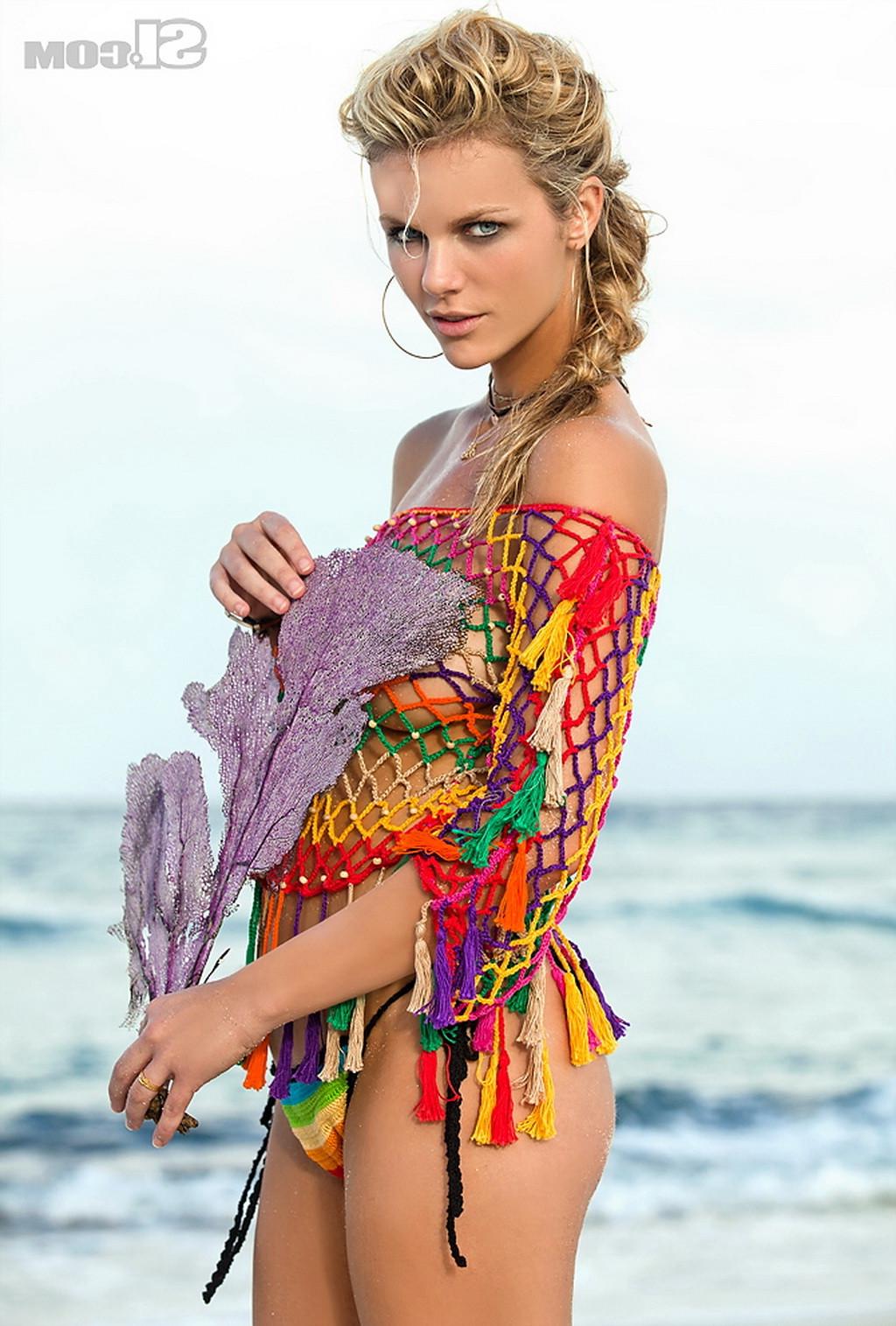 16P Brooklyn Decker topless hiding her big boobs for Sports Illustrated Swimsuit pho