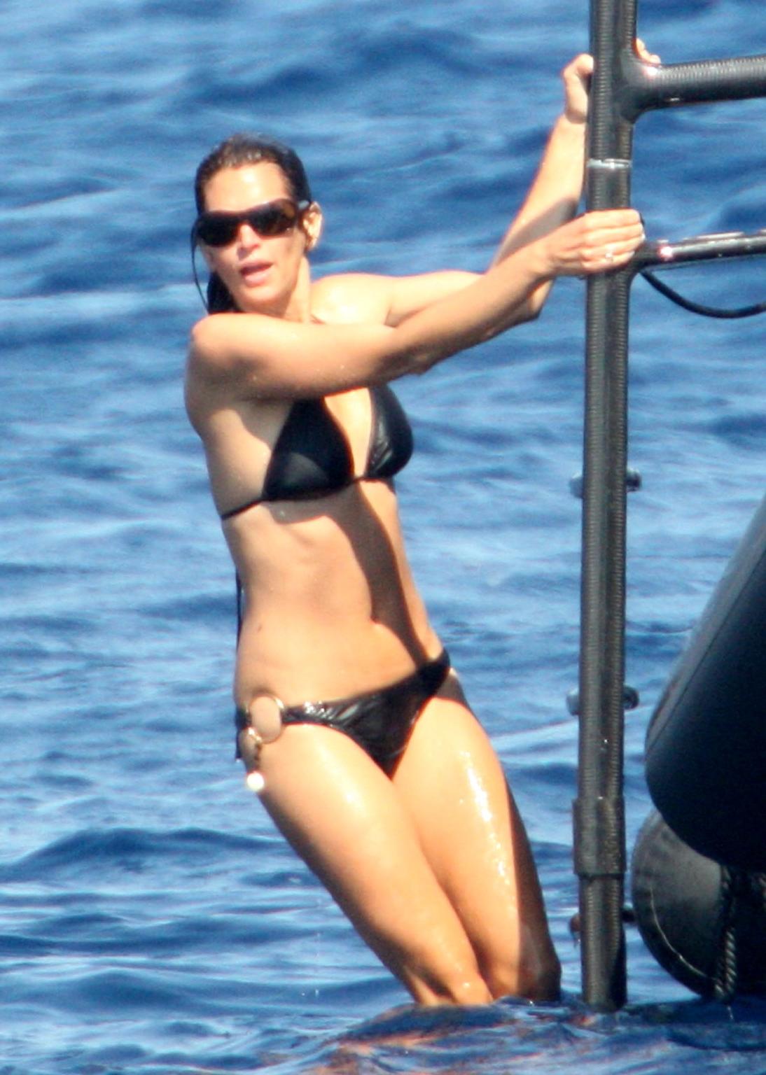 16P Cindy Crawford topless sunbathing on a yacht at French Riviera